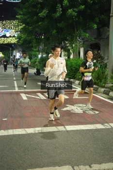 Runner Photo 4205070