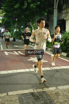 Runner Photo 4205073