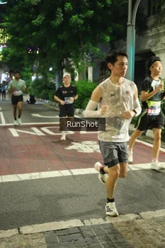 Runner Photo 4205079