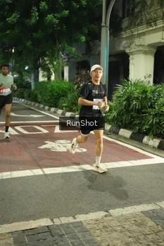 Runner Photo 4205086