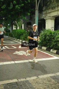 Runner Photo 4205087