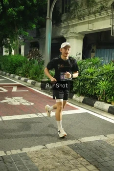 Runner Photo 4205095