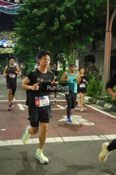 Runner Photo 4205151