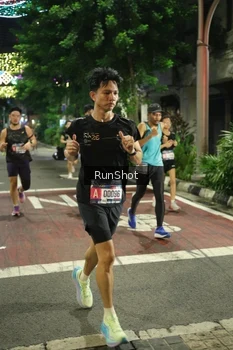 Runner Photo 4205165