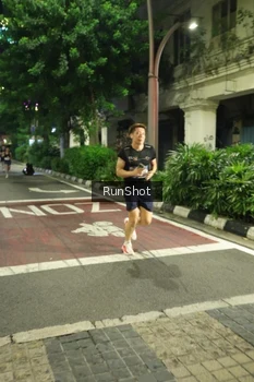 Runner Photo 4205193