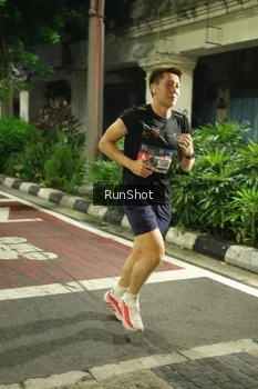 Runner Photo 4205199