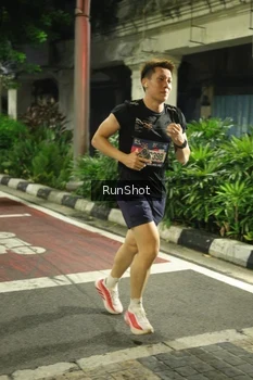 Runner Photo 4205200