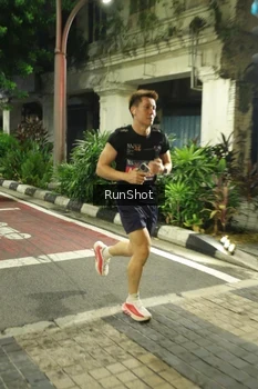 Runner Photo 4205201