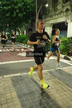 Runner Photo 4205242