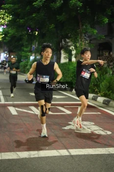 Runner Photo 4205243