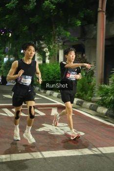 Runner Photo 4205248