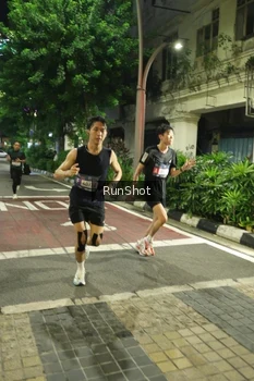 Runner Photo 4205260