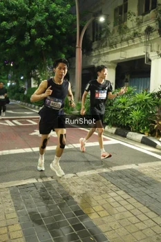Runner Photo 4205264