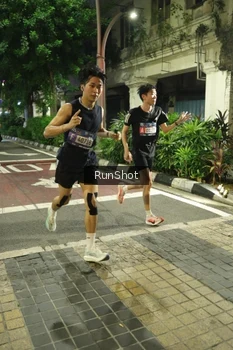 Runner Photo 4205266