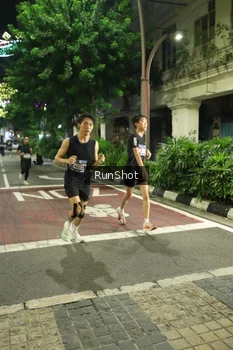 Runner Photo 4205267