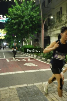 Runner Photo 4205272