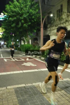 Runner Photo 4205276