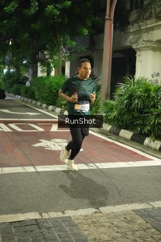 Runner Photo 4205292