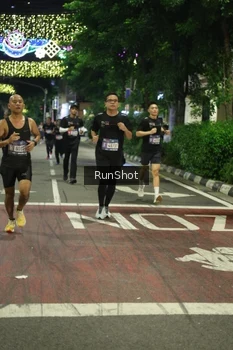 Runner Photo 4205300