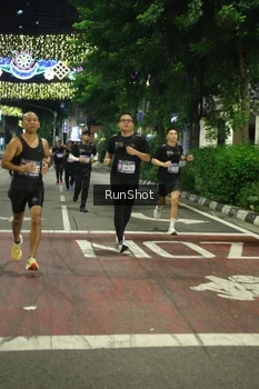 Runner Photo 4205305