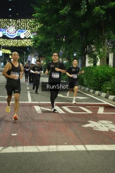 Runner Photo 4205312