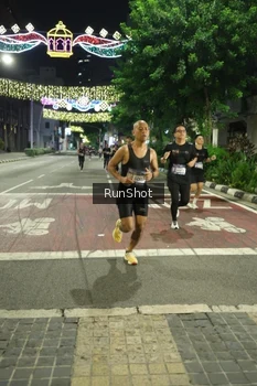 Runner Photo 4205315