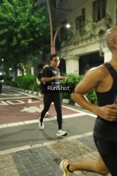 Runner Photo 4205335