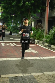 Runner Photo 4205351