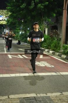Runner Photo 4205352