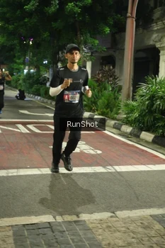Runner Photo 4205353