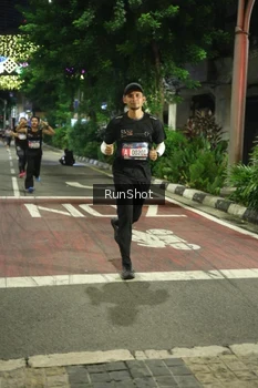 Runner Photo 4205354
