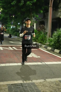 Runner Photo 4205355