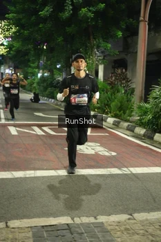 Runner Photo 4205356