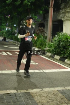 Runner Photo 4205359
