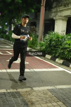 Runner Photo 4205361