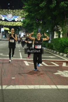 Runner Photo 4205370