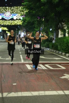 Runner Photo 4205371