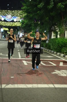 Runner Photo 4205375