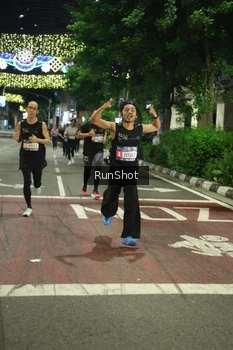 Runner Photo 4205379