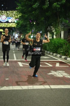 Runner Photo 4205385