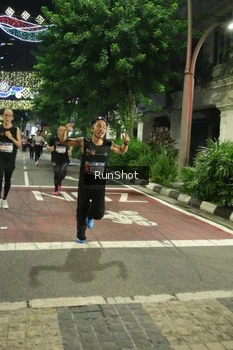 Runner Photo 4205392