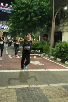 Runner Photo 4205393