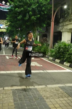 Runner Photo 4205397