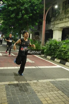 Runner Photo 4205398