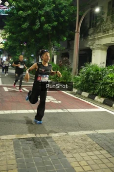 Runner Photo 4205403