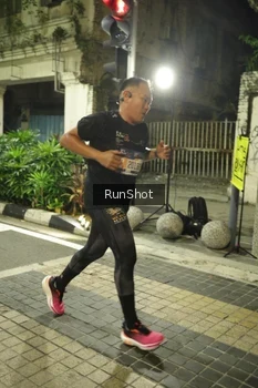 Runner Photo 4205442