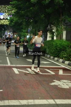 Runner Photo 4205453