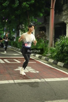 Runner Photo 4205466