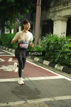 Runner Photo 4205476