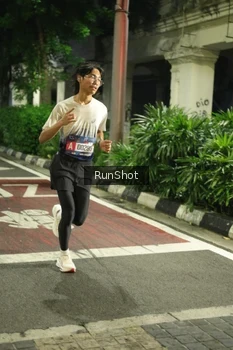 Runner Photo 4205477